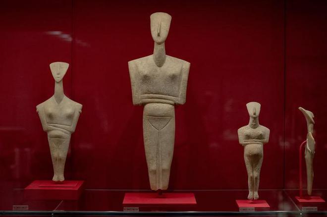 看早期希腊雕塑的形态，大都会博物馆展基克拉迪艺术