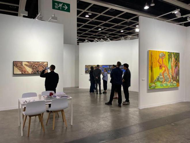 巴塞尔艺术展香港展会开幕，全球242间顶尖画廊齐聚维港