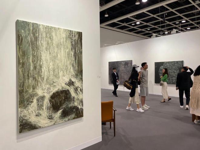 巴塞尔艺术展香港展会开幕，全球242间顶尖画廊齐聚维港