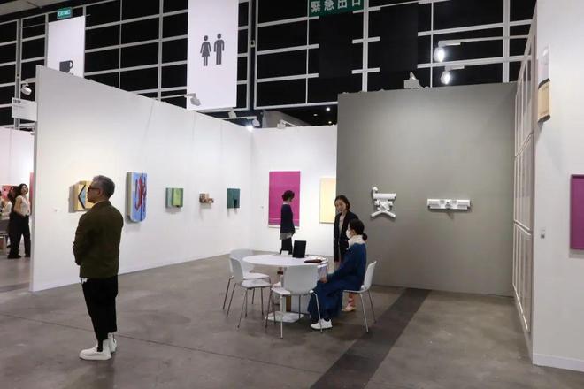 巴塞尔艺术展香港展会开幕，全球242间顶尖画廊齐聚维港