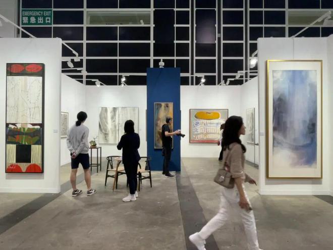 巴塞尔艺术展香港展会开幕，全球242间顶尖画廊齐聚维港