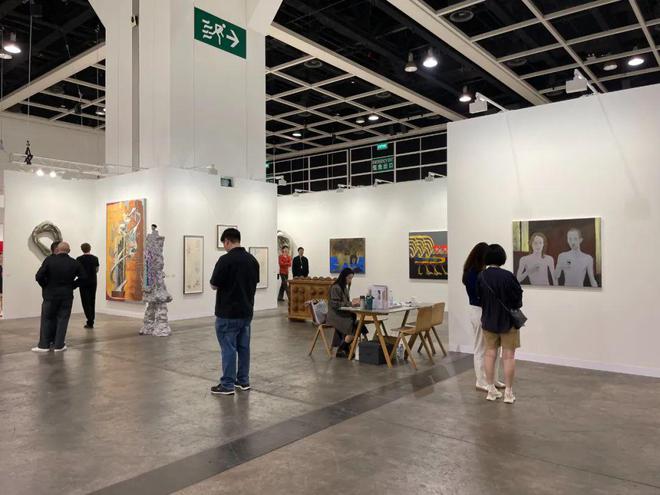 巴塞尔艺术展香港展会开幕，全球242间顶尖画廊齐聚维港