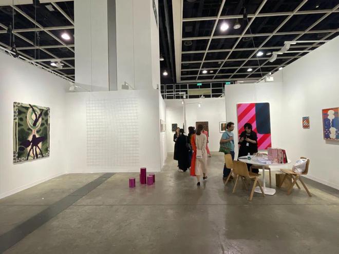 巴塞尔艺术展香港展会开幕，全球242间顶尖画廊齐聚维港