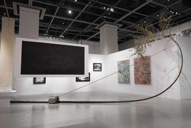 衢州美术馆当代艺术展：沉睡的舞龙道具“复活”了