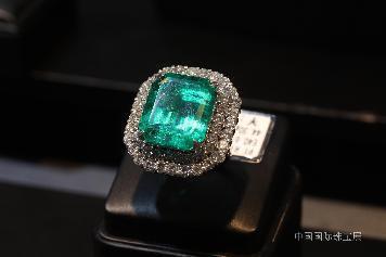 彰显中国珠宝自信 展布千余家珠宝展商 2024北京国际珠宝展启幕