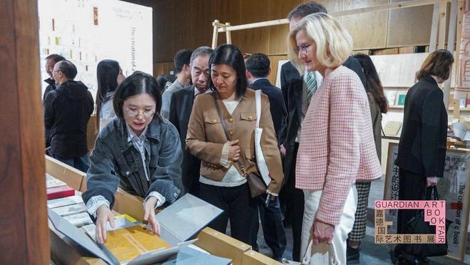 蔚为大观，书香盛宴再启航！第三届嘉德国际艺术图书展正在呈现