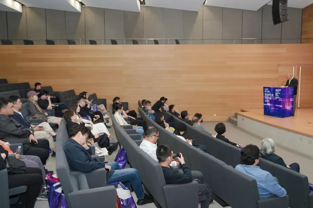 1 发布会现场